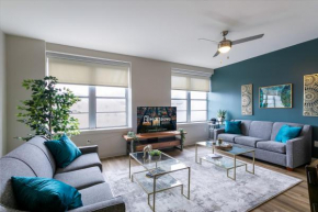 Luxury 2BR/1BR in California Building